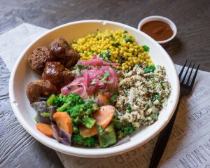 roti_falafel_rice_plate